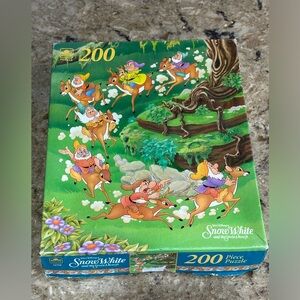 Disney Snow White and the Seven Dwarfs Puzzle - 200 Pieces